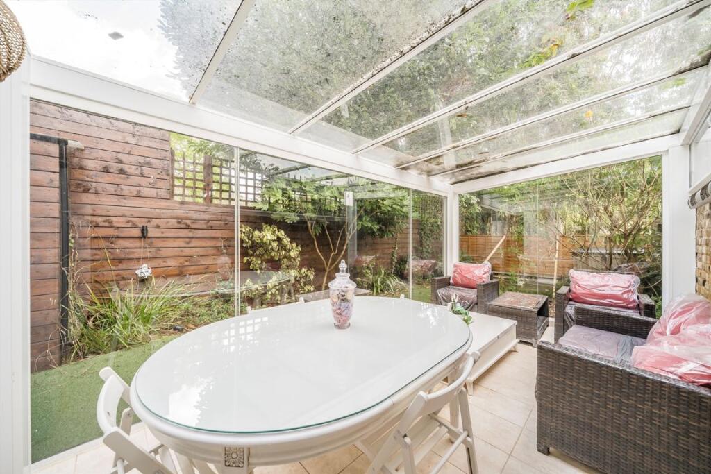 House in London, Greenwich Town Centre, East Greenwich - More