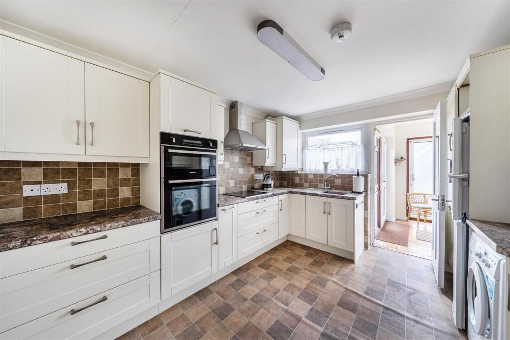House in Peasedown St. John, Bath and North East Somerset - View 3