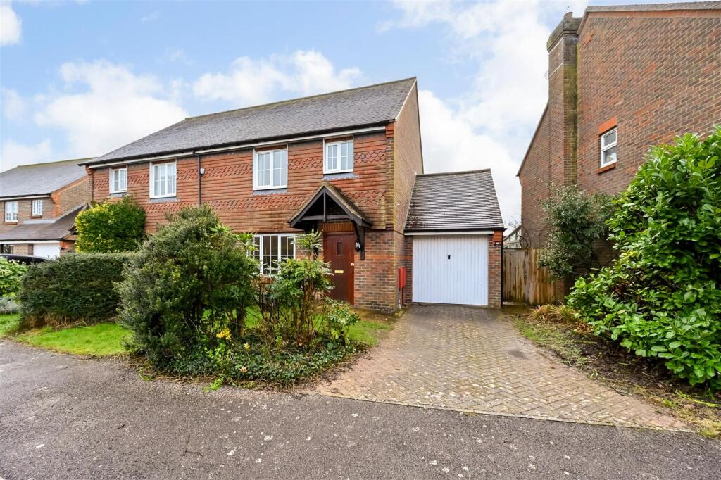 Main image of property: Walwyn Close, Birdham