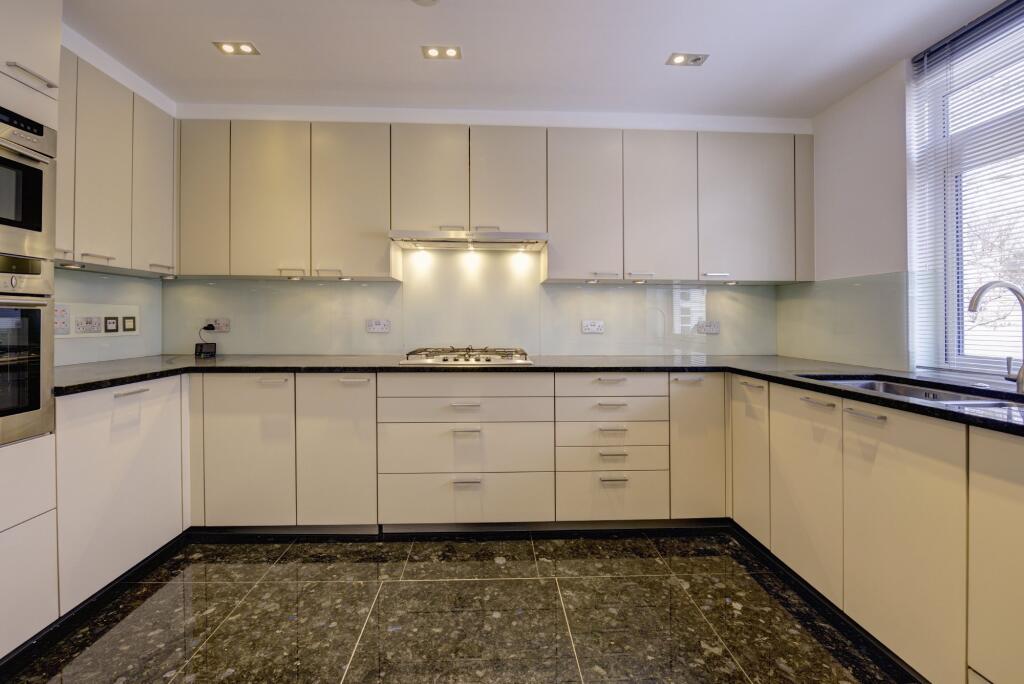 House in London - View 4