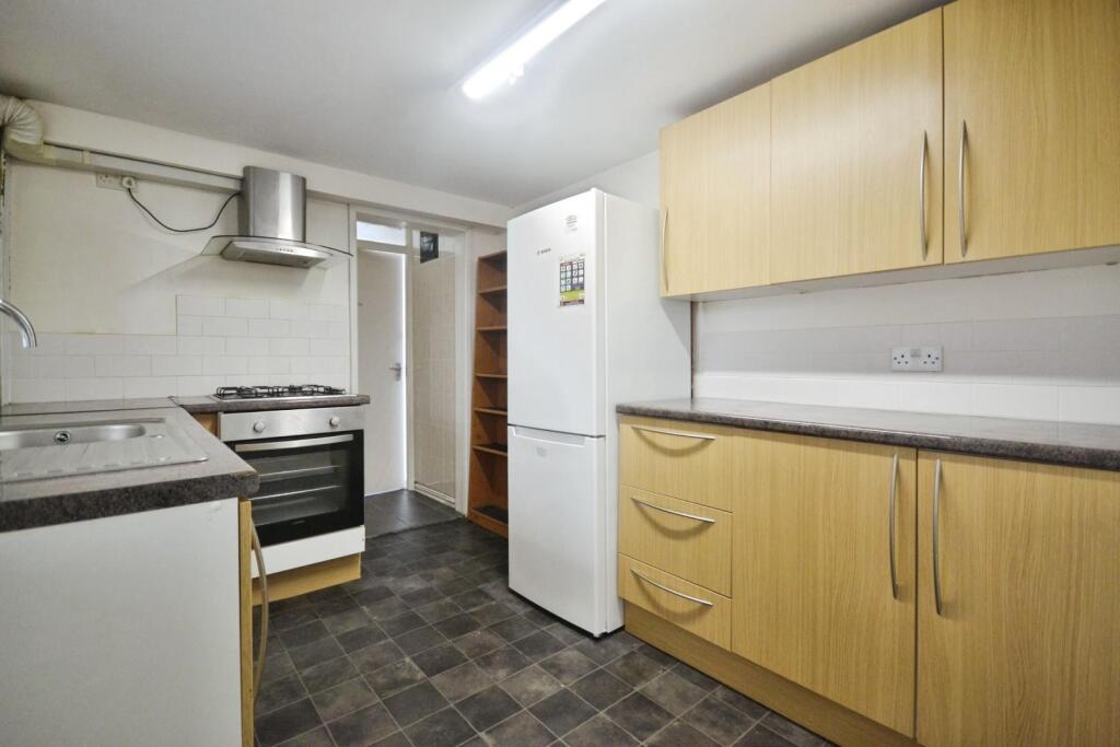 Donnington Road, Reading - View 2