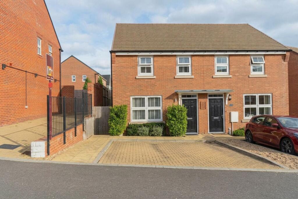 House in Haywards Heath, Ansty and Staplefield - View 2
