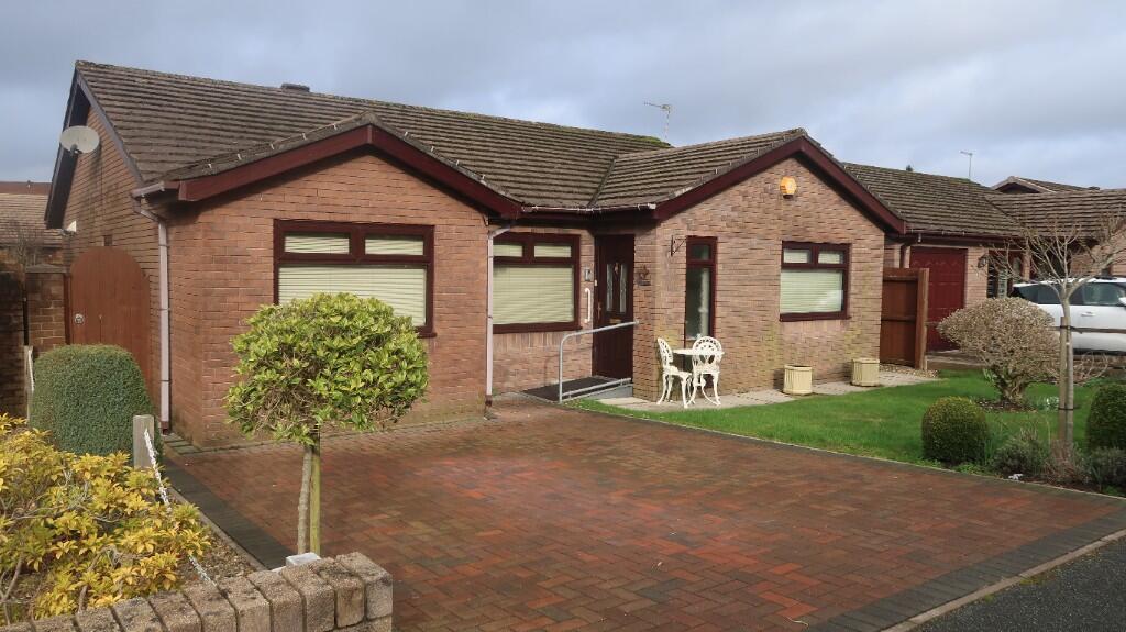 Main image of property: The Oaks, Oakdale, NP12