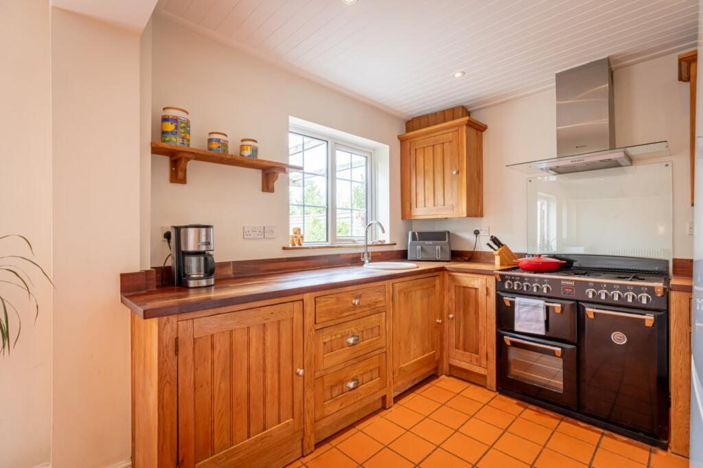 Northfield Road, Thatcham, Berkshire, RG18 photo 3