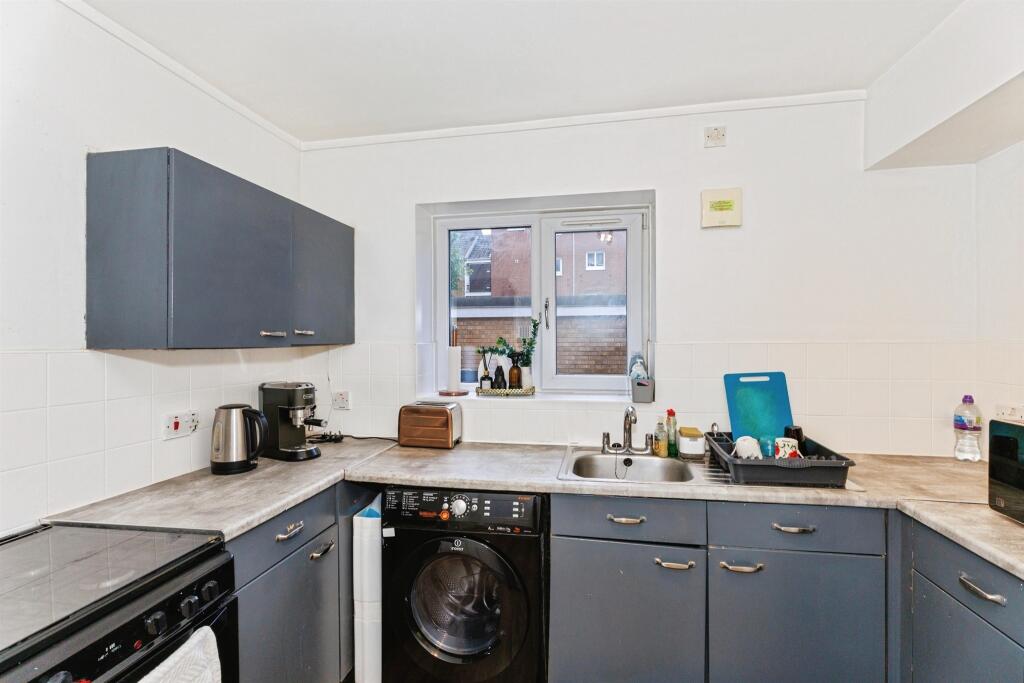 Apartment in Northampton - View 2