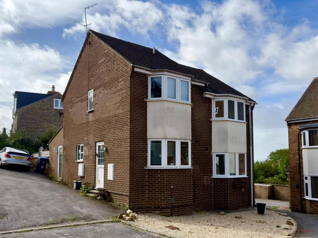 Main image of property: Pearce Drive, Chipping Norton