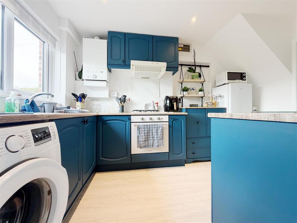 Awelfryn, Pen-Y-Cae, Wrexham - More