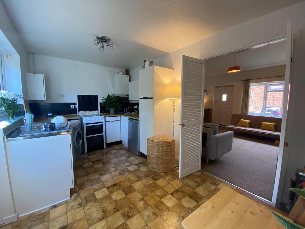 House in Worcester - View 5