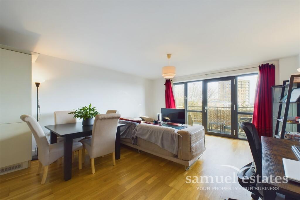 Apartment in London, Collier's Wood - View 2