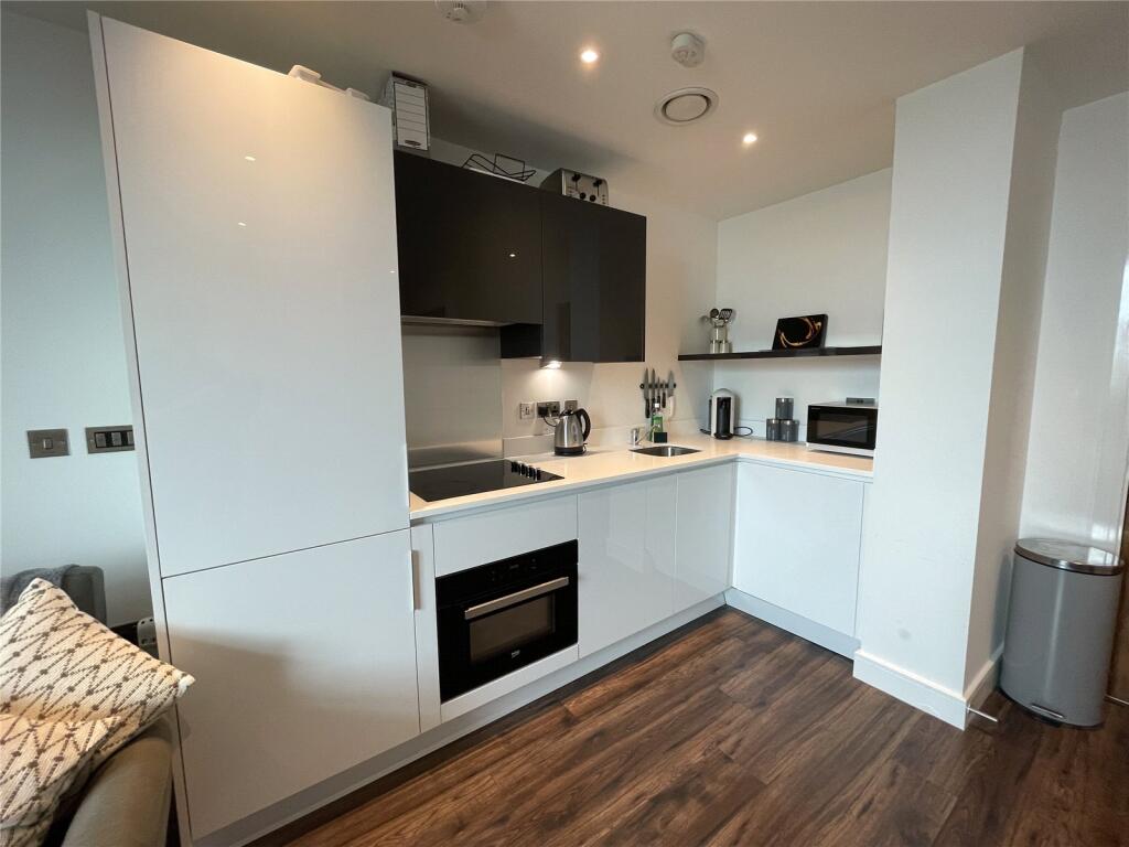 Apartment in Slough - View 2