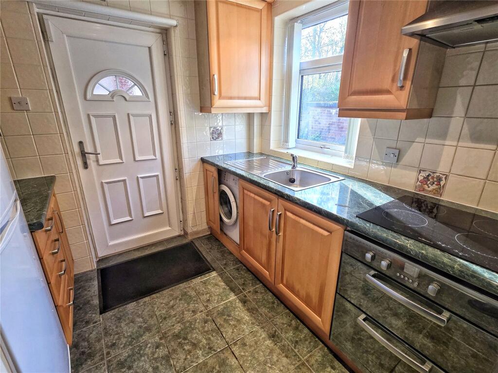 County Avenue, Ashton-under-Lyne, Greater Manchester, OL6 photo 4