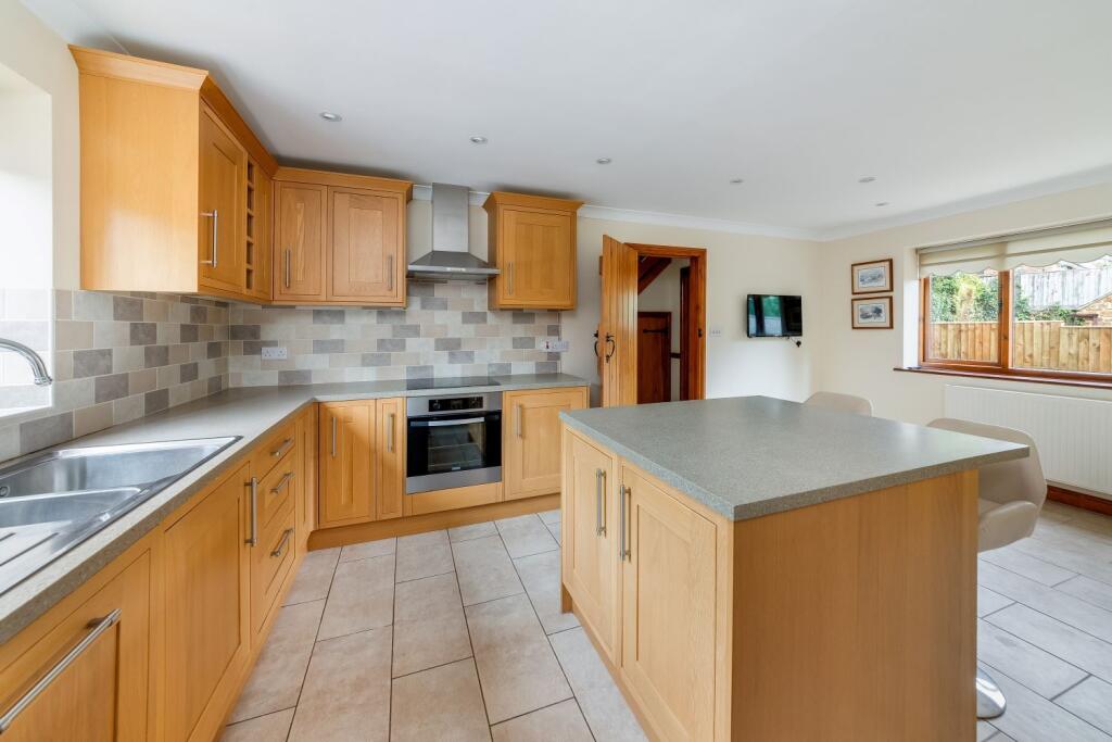 House in Cherwell, Bloxham - View 4