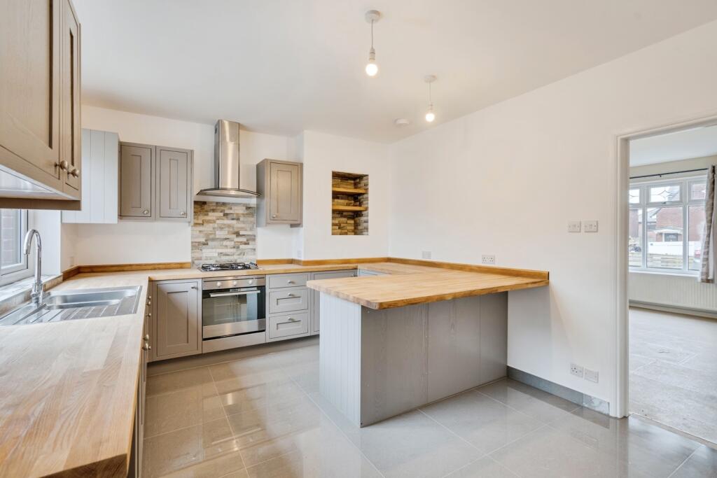 Lichfield Avenue, Bolton, Greater Manchester, BL2 photo 4