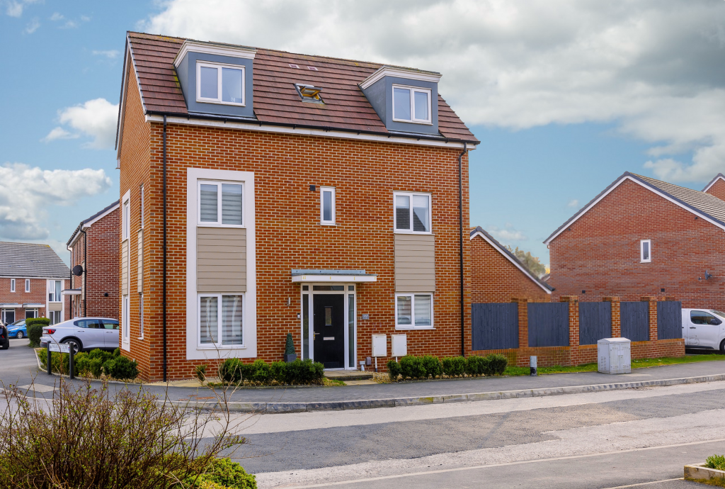 5-bed detached on Vulcan Park Way, Newton-Le-Willows, Merseyside, £365,000