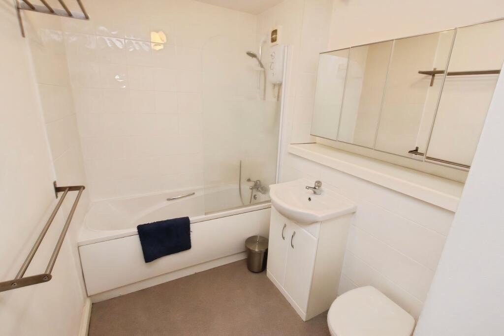 Apartment in Reading - View 5