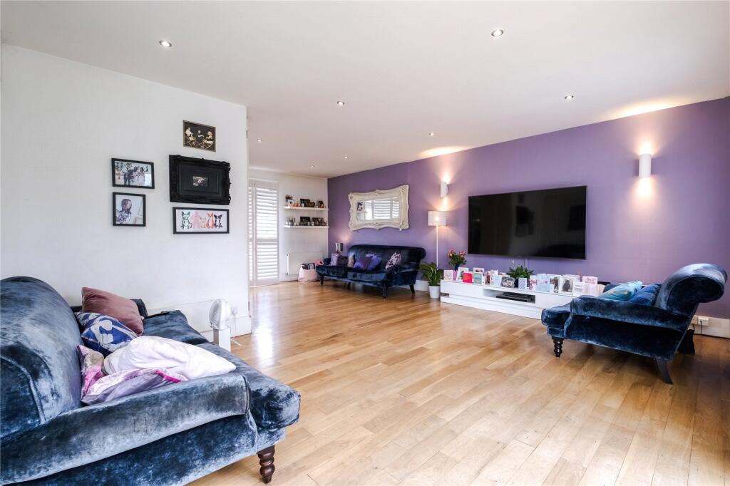 Main image of property: Coleman Fields, London, N1