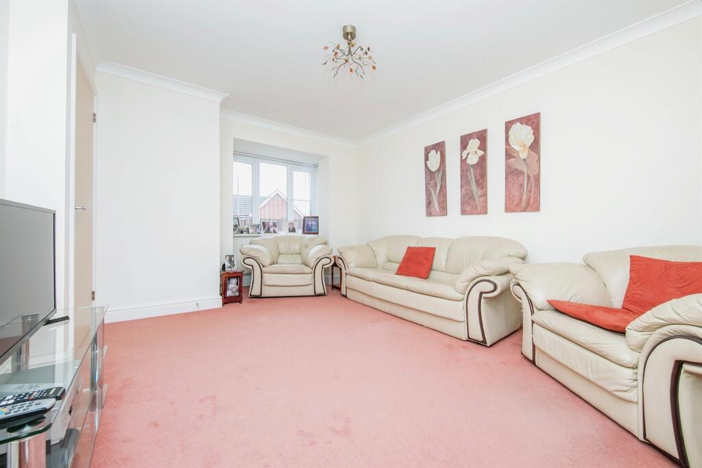 Jamestown Close, Harwich photo 5