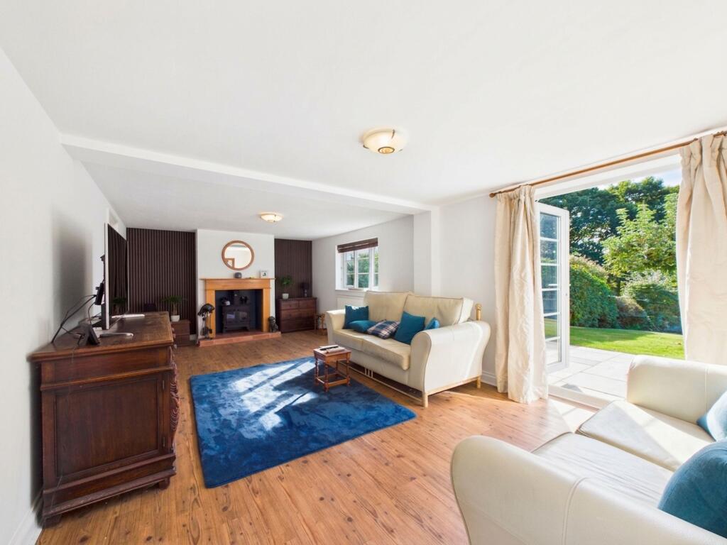 House in Worcester - View 4