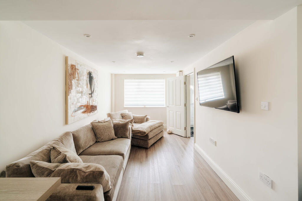 Apartment in Bristol, Bedminster - View 4