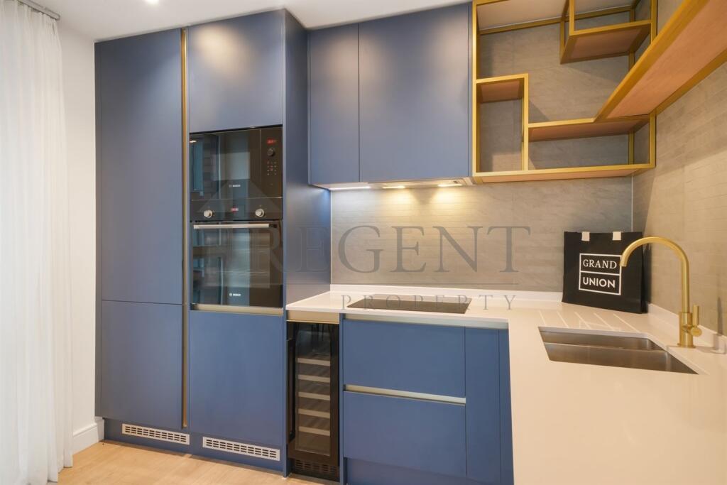 Apartment in London - View 5
