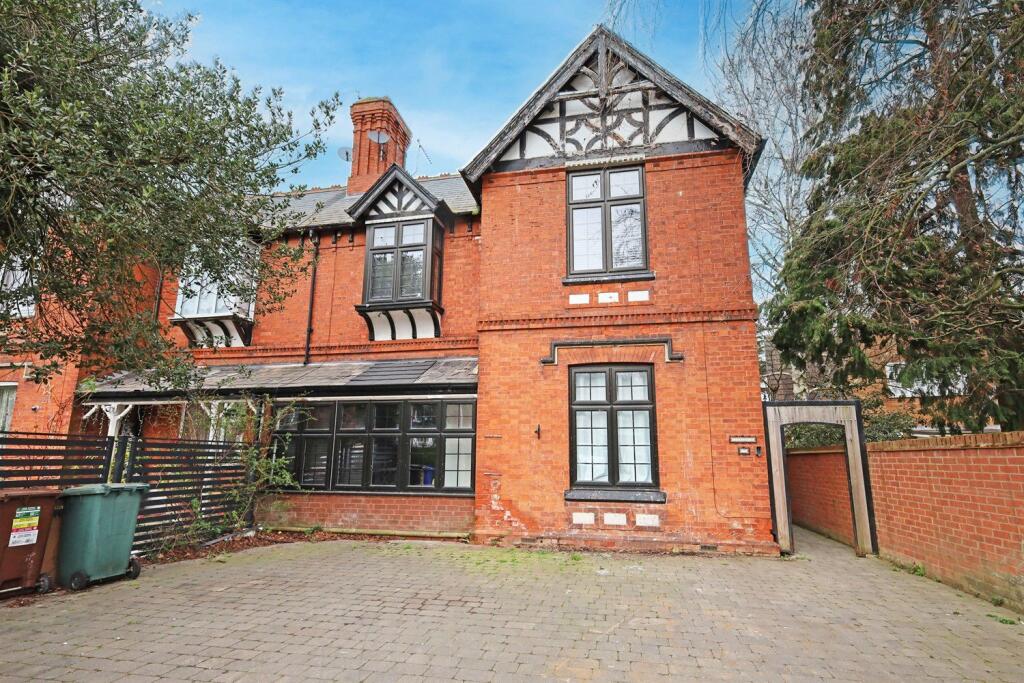 House in Boston, Staniland