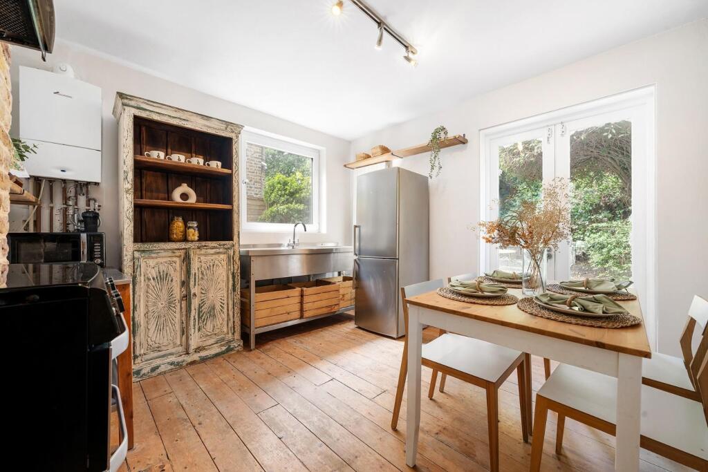 Main image of property: Glenelg Road, SW2