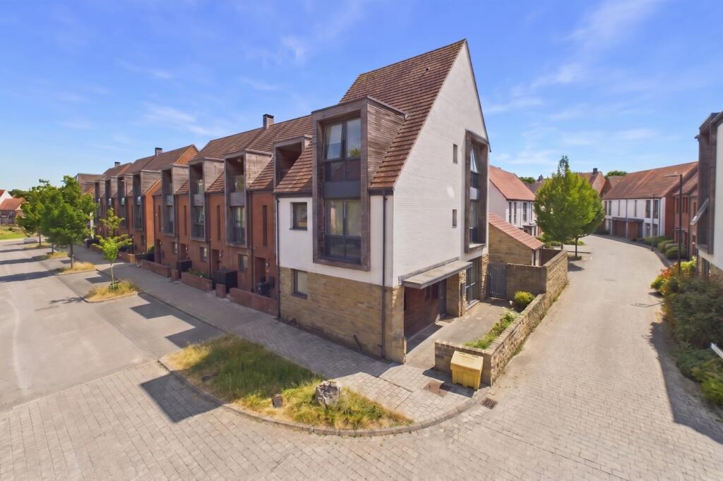 4-bed terraced on Lotherington Avenue, York, North Yorkshire, YO10 3TU, £475,000