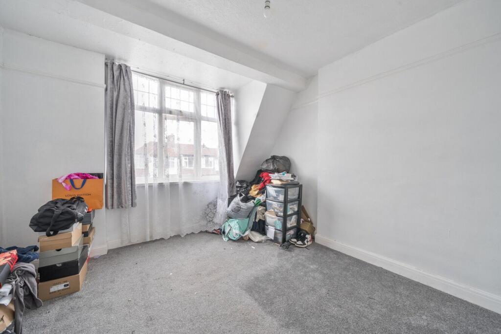 House in Bromley - More
