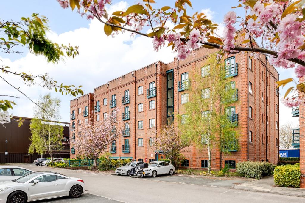 Main image of property: Hoole Lane, Chester, CH2