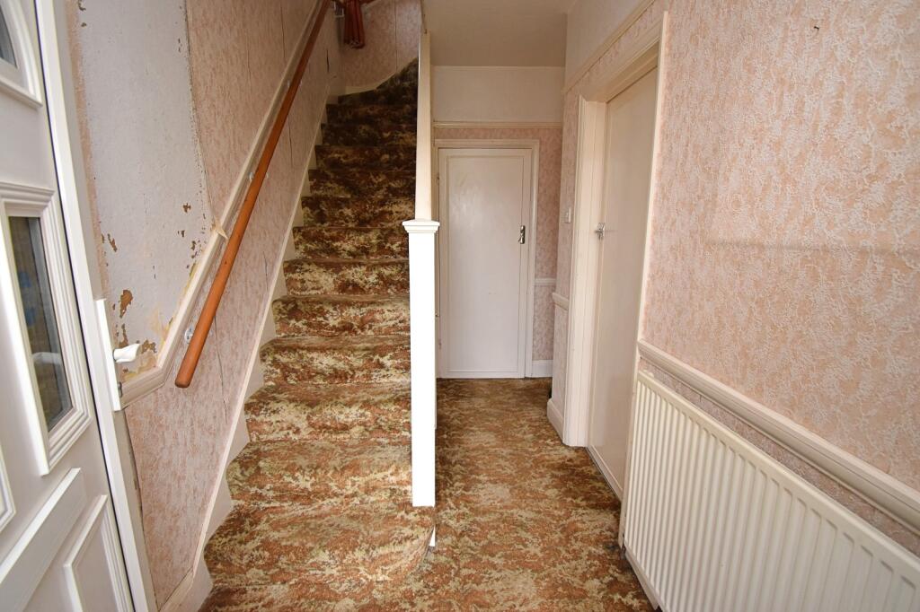 House in Woodford Green, Hale End - View 5