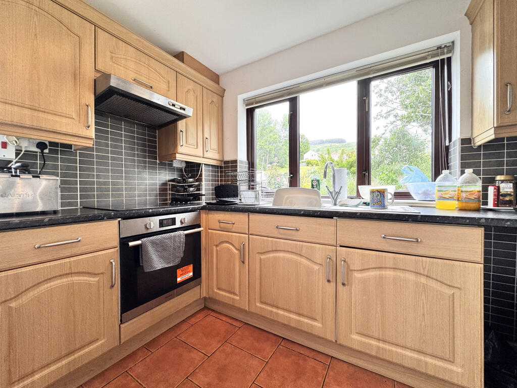 House in Aberdare, Cwmbach - More