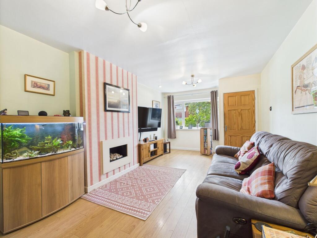 York Drive, Mickle Trafford, CH2 - View 2