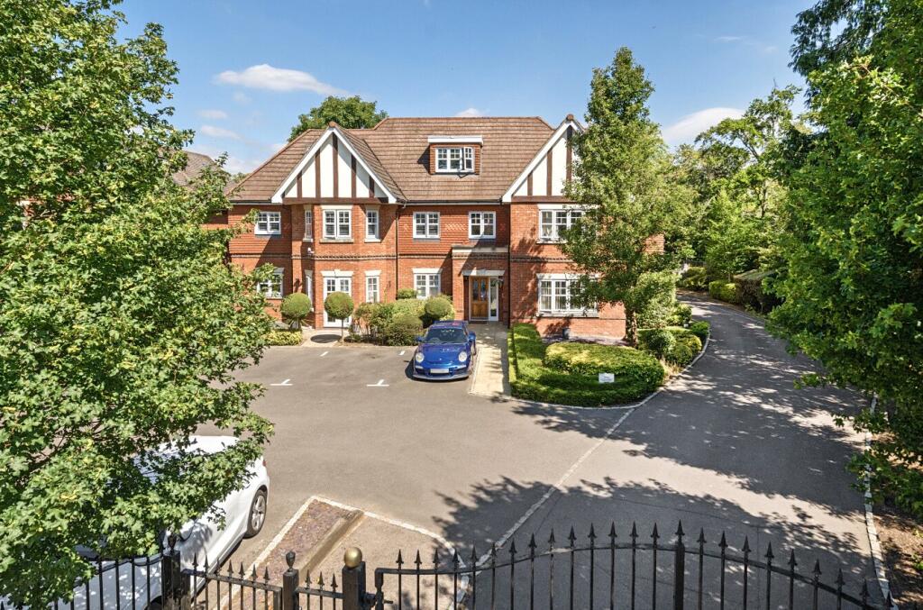 Main image of property: Broomfield, Binfield, Bracknell