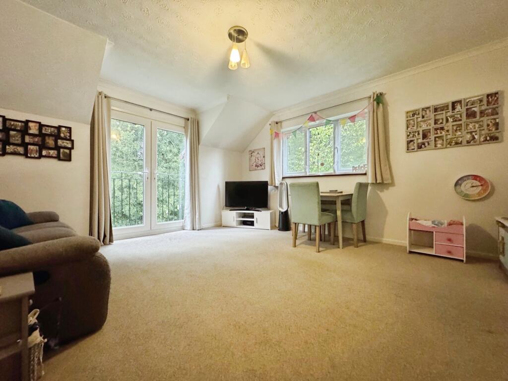 Apartment in Hemel Hempstead, High Wycombe Community Board - View 2