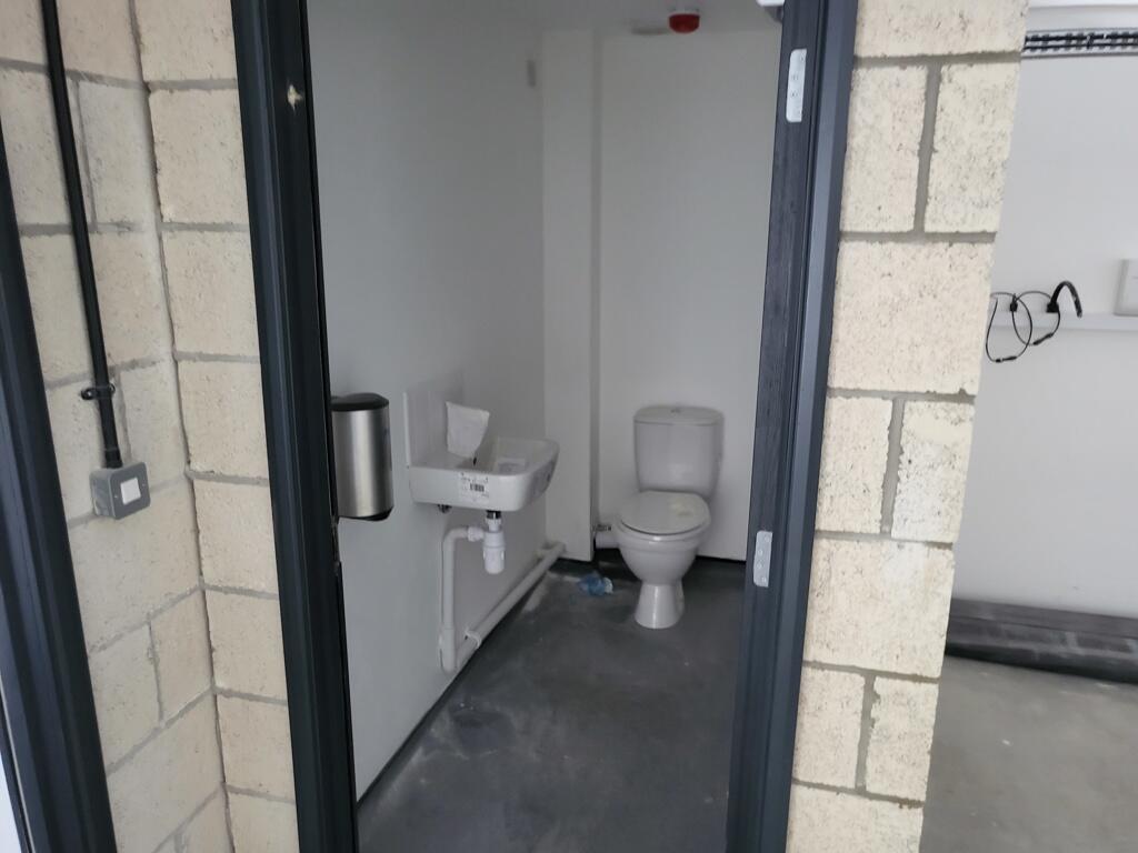 Photo 10