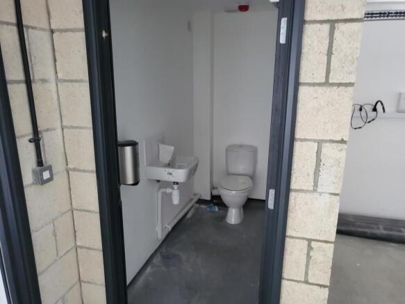 Photo 10