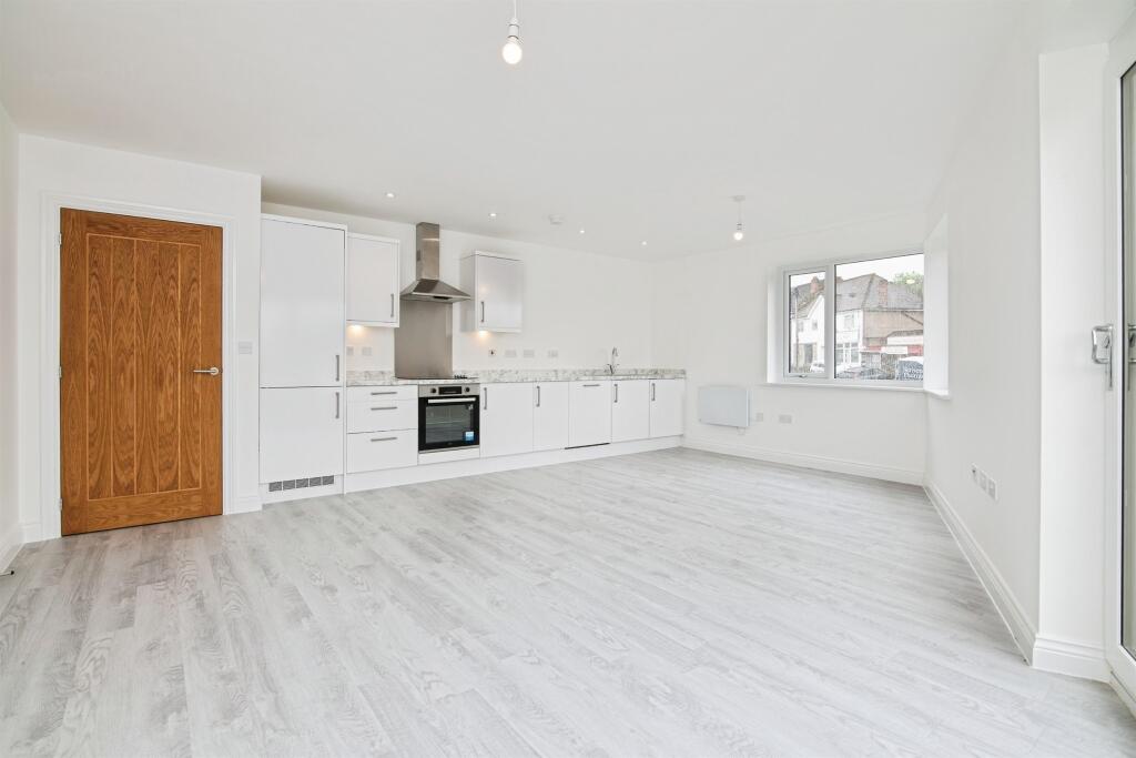 The Woodlands, Oldbury photo 2