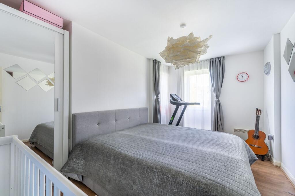 Apartment in Harrow - View 4