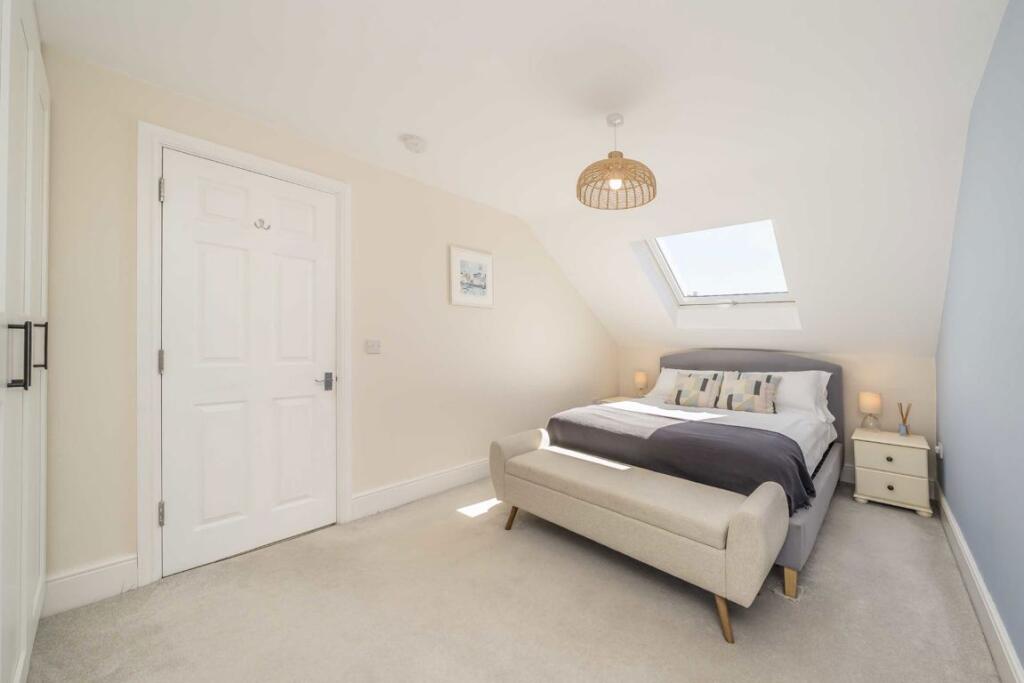 Apartment in London - View 5
