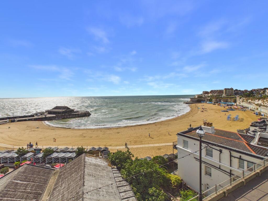 Apartment in Thanet, Broadstairs and St Peters - View 3