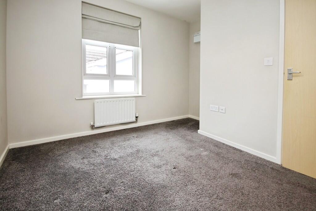 Apartment in Lincoln, Lincolnshire - View 5