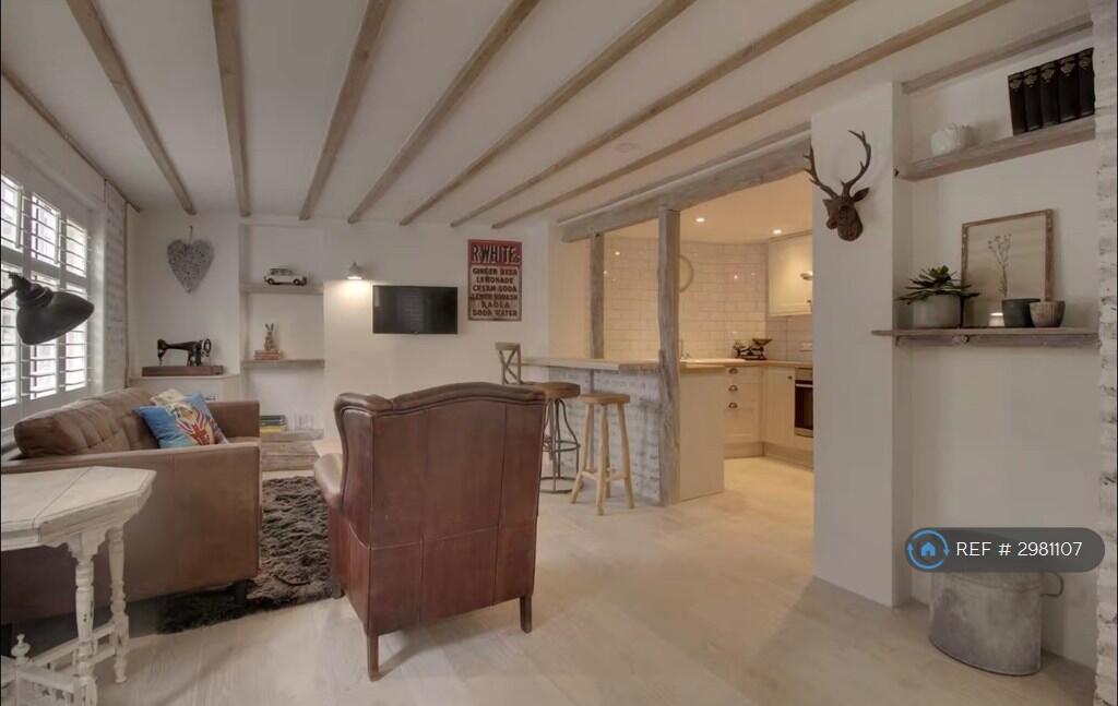 Main image of property: High St, Westerham, TN16