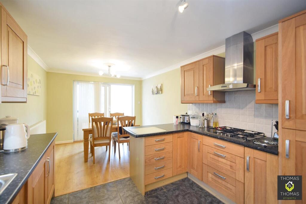 Laynes Road, Hucclecote photo 4