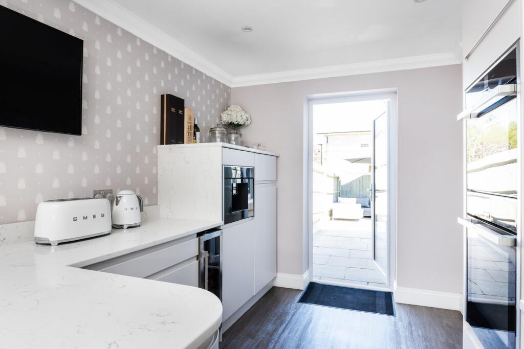  Kempthorne Lane, Bath, BA2 photo 3