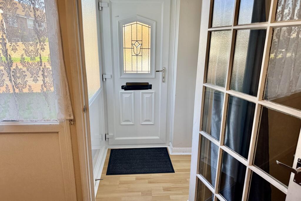 Vancouver Road, Durrington, Worthing, West Sussex, BN13 2TG photo 2