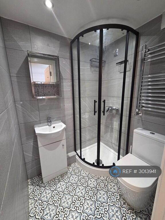 Apartment in London, Royal Borough of Greenwich - More