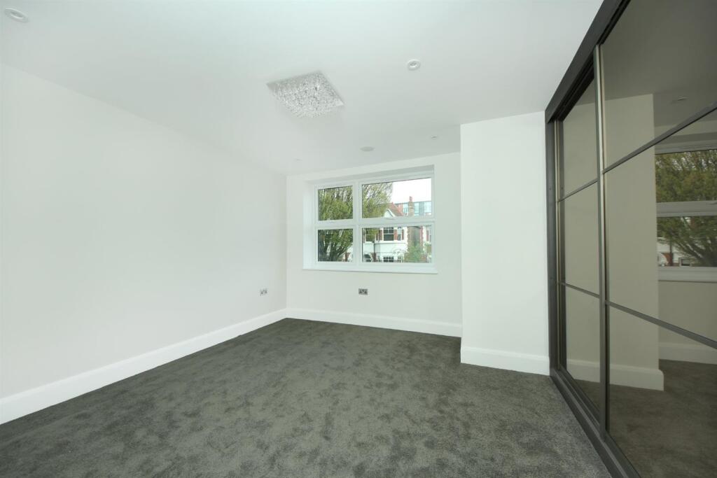4 bedroom semi-detached house for rent