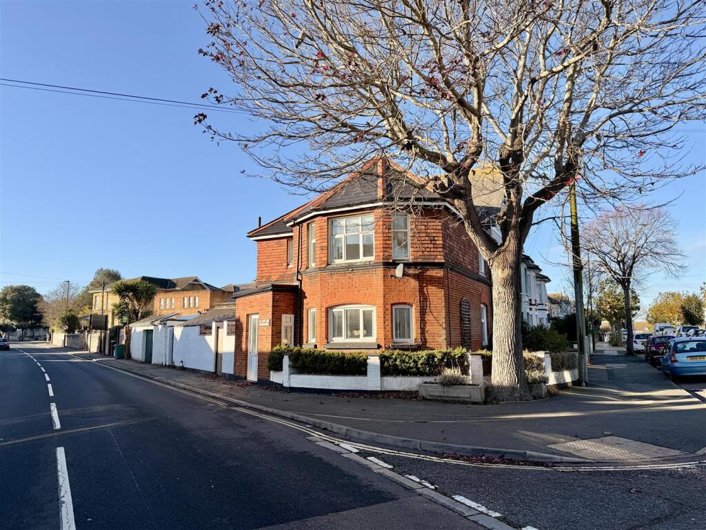 Main image of property: Broadway, Sandown