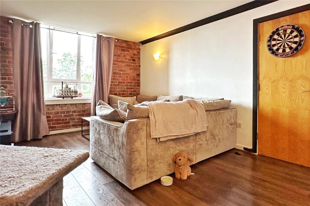 Apartment in Oldham - View 5