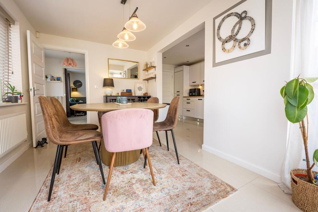 House in Nottingham, The Fairways, Chilwell - View 5